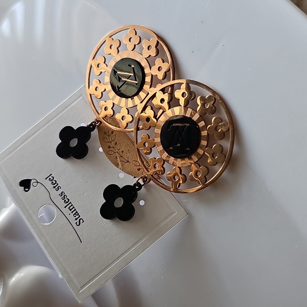 Elegant Black and Gold Earrings